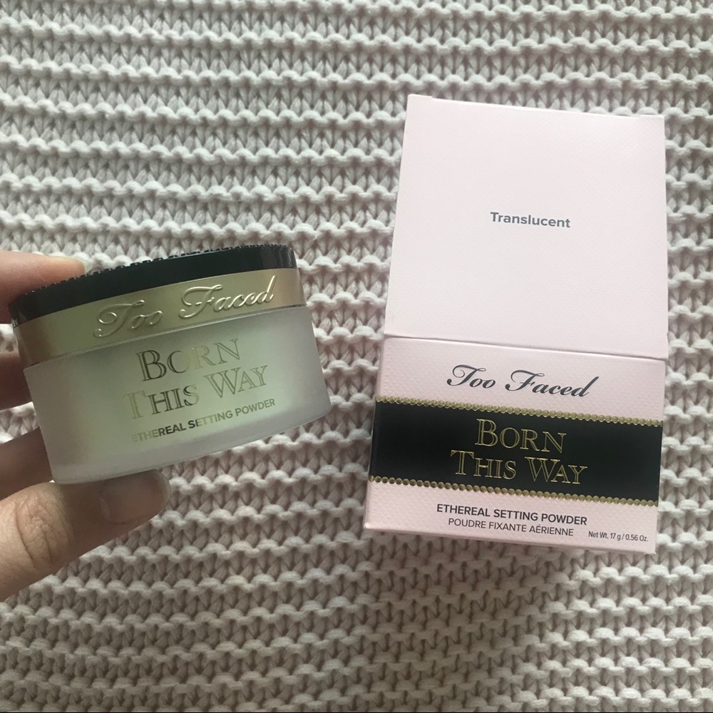 Too faced Born this way translucent powder